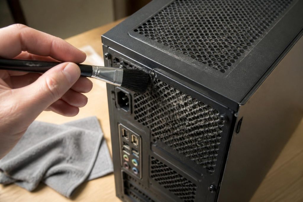 découvrez nos conseils pratiques pour prévenir l’encrassement des grilles de ventilation de votre ordinateur et assurer un refroidissement optimal et une meilleure performance.